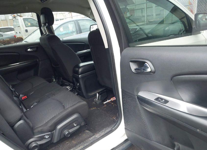 Photo 8 of 2015 Dodge Journey SXT (VIN 3C4PDDBGXFT646145)