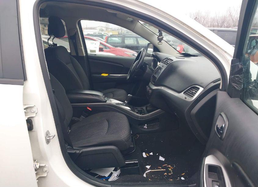 Photo 5 of 2017 Dodge Journey SXT (VIN 3C4PDDBGXHT512836)