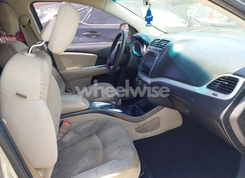 Photo 5 of 2017 Dodge Journey SXT AWD (VIN 3C4PDDBGXHT618056)