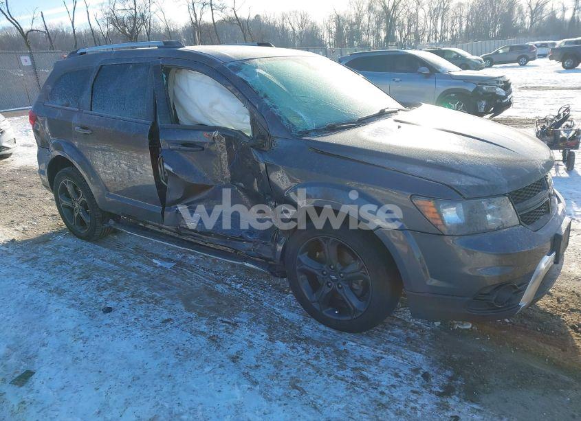 2018 Dodge Journey CROSSROAD AWD (VIN 3C4PDDGG1JT430783) main photo