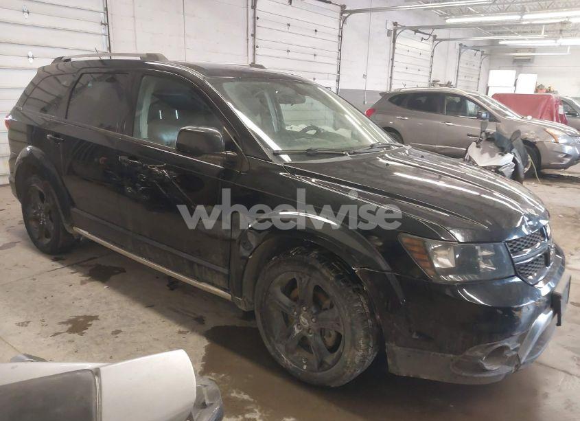 2018 Dodge Journey CROSSROAD AWD (VIN 3C4PDDGG7JT386384) main photo