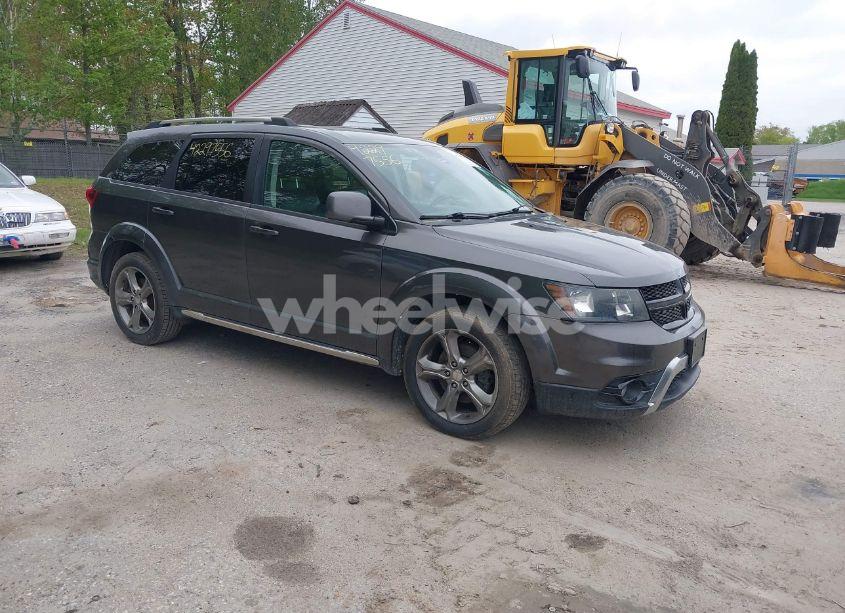 2017 Dodge Journey CROSSROAD PLUS AWD (VIN 3C4PDDGG8HT575040) main photo