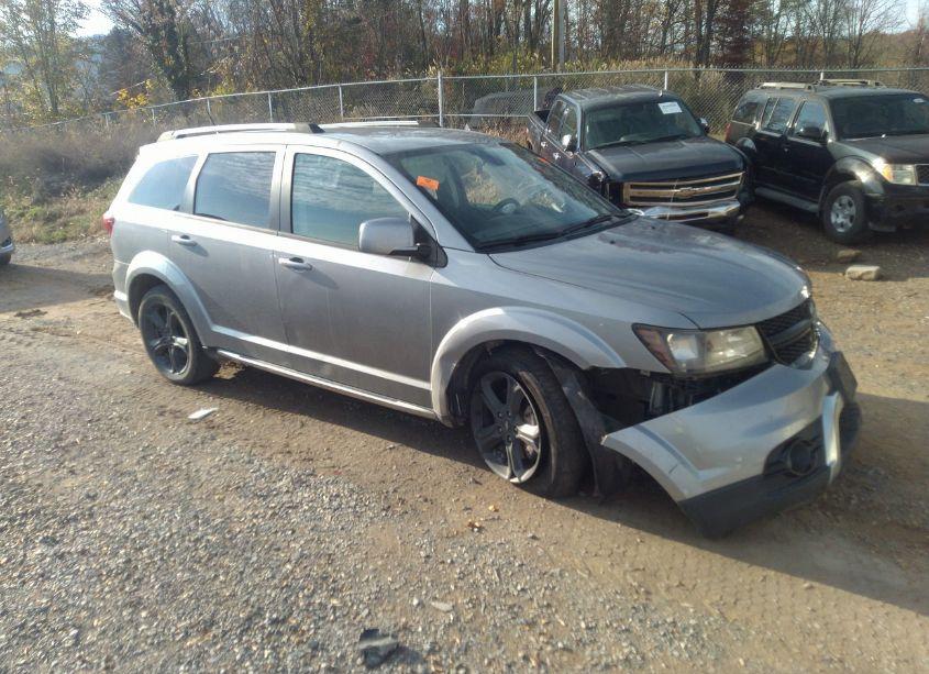 2018 Dodge Journey CROSSROAD AWD (VIN 3C4PDDGGXJT388498) main photo