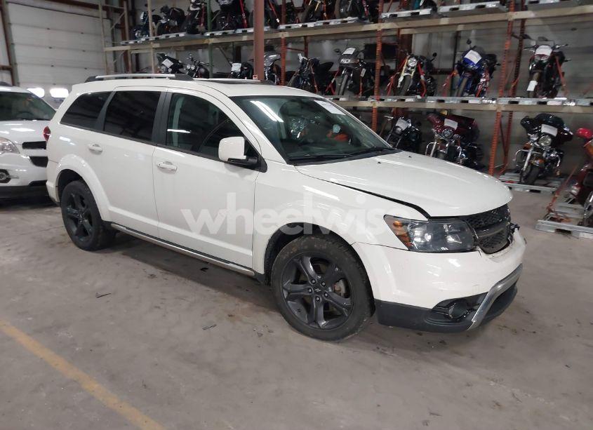 2018 Dodge Journey CROSSROAD AWD (VIN 3C4PDDGGXJT504444) main photo