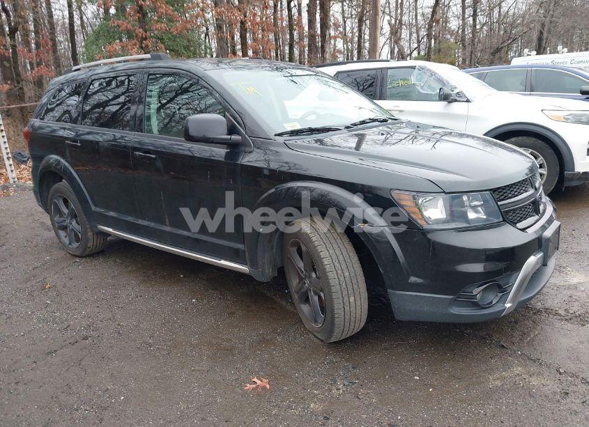 2019 Dodge Journey CROSSROAD AWD (VIN 3C4PDDGGXKT779829) main photo