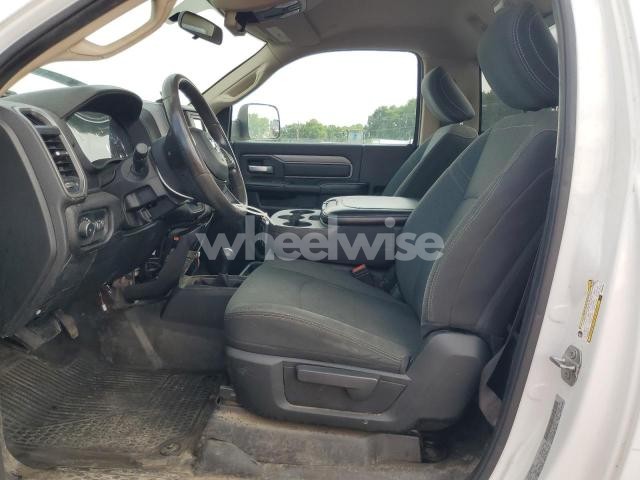 Photo 10 of 2019 RAM 3500 TRADESMAN N/A (VIN 3C63R3AJ3KG603266)