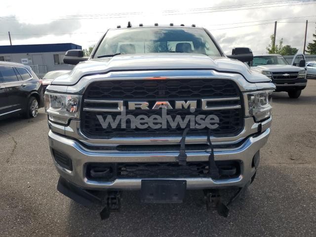 Photo 3 of 2019 RAM 3500 TRADESMAN N/A (VIN 3C63R3AJ3KG603266)