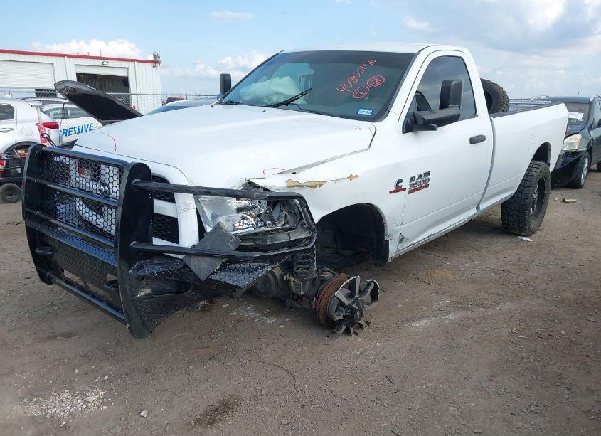 Photo 2 of 2016 Ram 3500 TRADESMAN (VIN 3C63R3AL9GG221087)