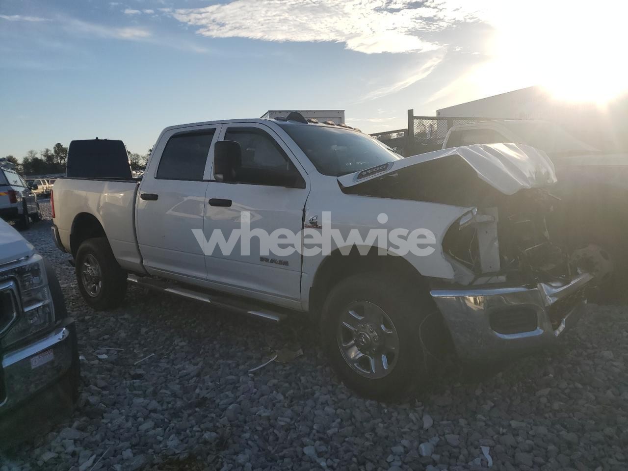 Photo 4 of 2019 RAM 3500 TRADESMAN (VIN 3C63R3CL3KG534013)