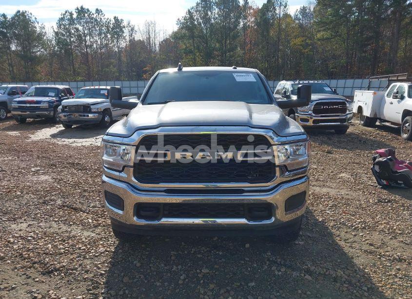 Photo 13 of 2019 Ram 3500 TRADESMAN 4X4 6'4 BOX (VIN 3C63R3CL3KG543102)