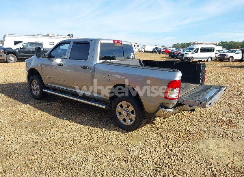 Photo 3 of 2019 Ram 3500 TRADESMAN 4X4 6'4 BOX (VIN 3C63R3CL3KG543102)