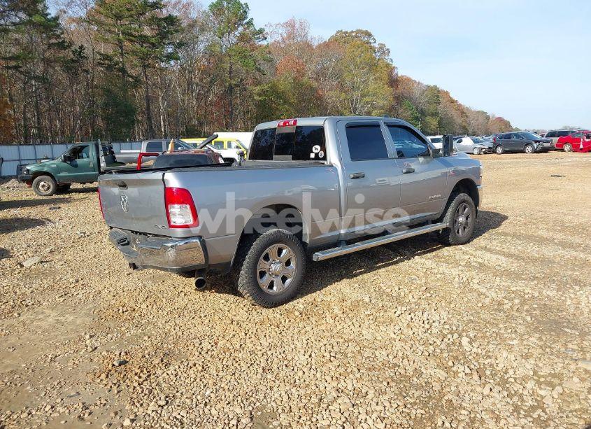 Photo 4 of 2019 Ram 3500 TRADESMAN 4X4 6'4 BOX (VIN 3C63R3CL3KG543102)