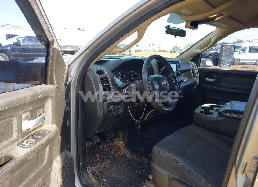 Photo 6 of 2019 Ram 3500 TRADESMAN 4X4 6'4 BOX (VIN 3C63R3CL3KG543102)