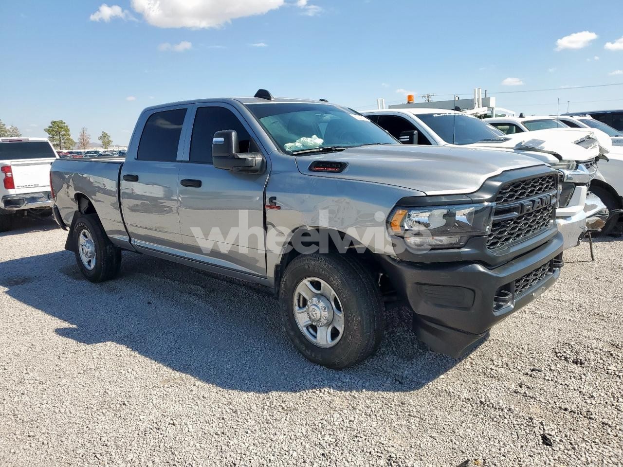 Photo 4 of 2024 RAM 3500 TRADESMAN (VIN 3C63R3CL8RG404934)