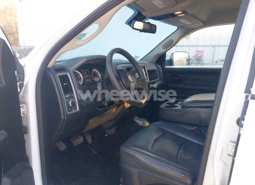 Photo 6 of 2016 Ram 3500 TRADESMAN (VIN 3C63R3CL9GG176066)