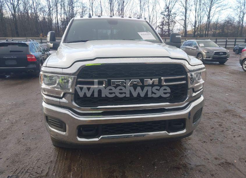 Photo 11 of 2024 Ram 3500 TRADESMAN 4X4 6'4 BOX (VIN 3C63R3CLXRG206324)