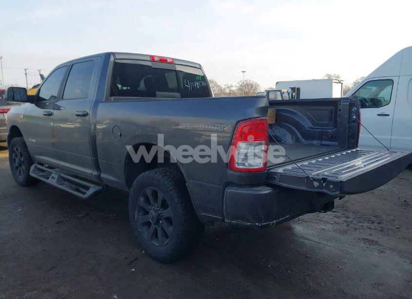 Photo 3 of 2019 Ram 3500 BIG HORN 4X4 6'4 BOX (VIN 3C63R3DJ4KG613414)