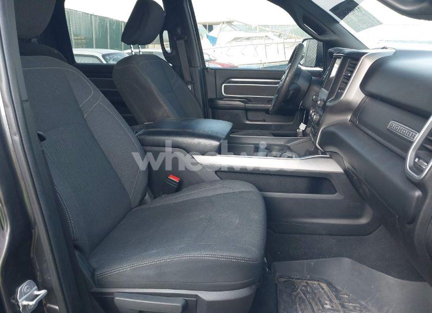 Photo 6 of 2019 Ram 3500 BIG HORN 4X4 6'4 BOX (VIN 3C63R3DJ4KG613414)