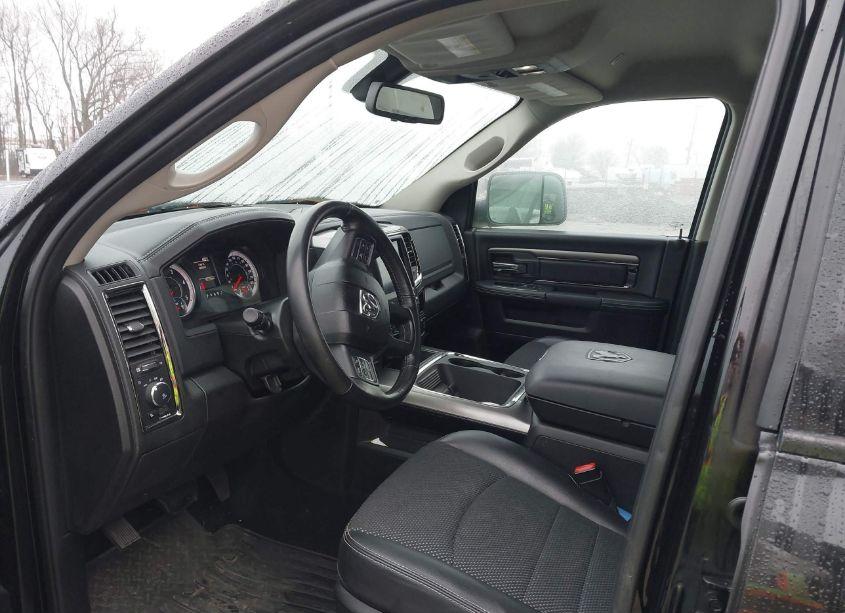 Photo 7 of 2018 Ram 3500 BIG HORN 4X4 6'4 BOX (VIN 3C63R3DL7JG352604)