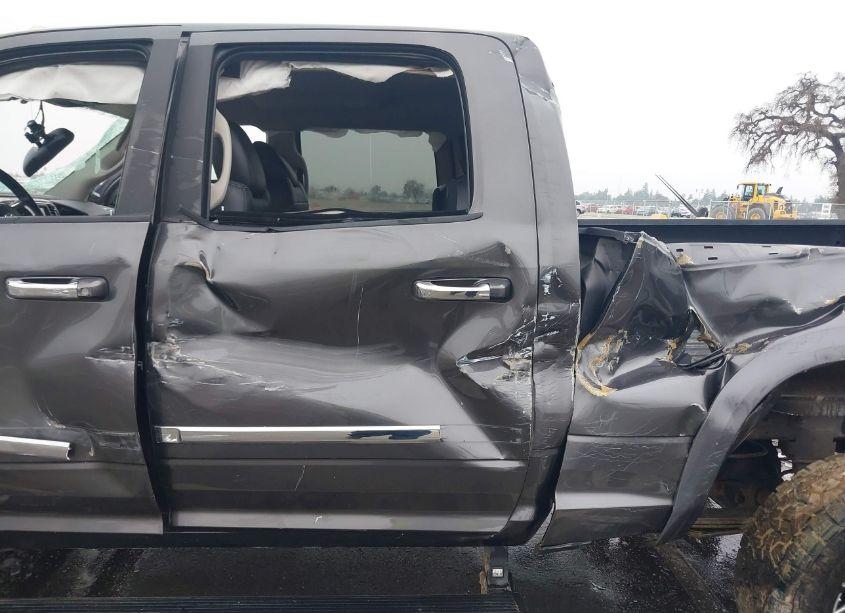 Photo 10 of 2016 Ram 3500 LARAMIE (VIN 3C63R3EL1GG170498)