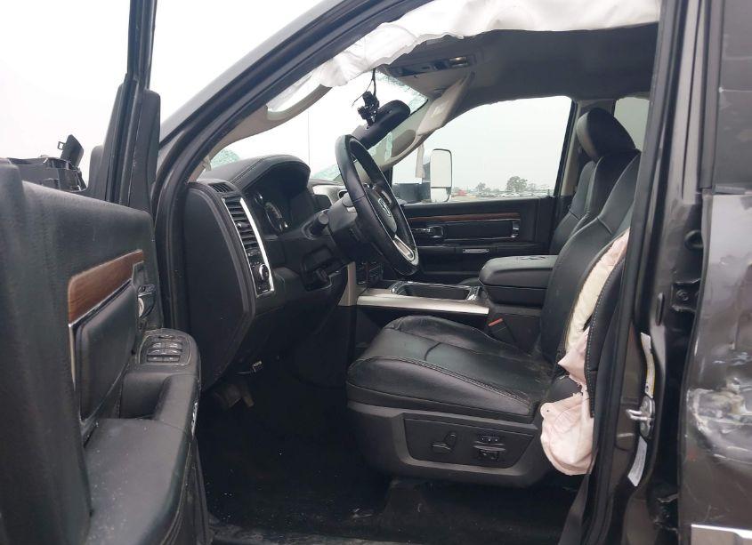 Photo 6 of 2016 Ram 3500 LARAMIE (VIN 3C63R3EL1GG170498)