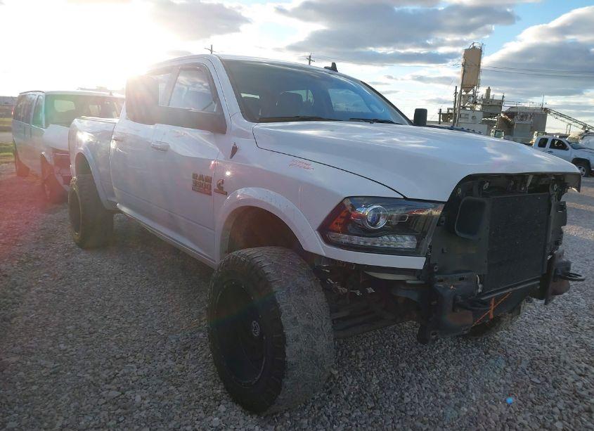 2018 Ram 3500 LARAMIE 4X4 6'4 BOX (VIN 3C63R3EL3JG430472) main photo