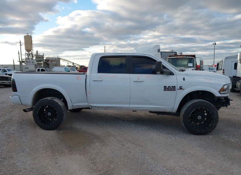 Photo 15 of 2018 Ram 3500 LARAMIE 4X4 6'4 BOX (VIN 3C63R3EL3JG430472)
