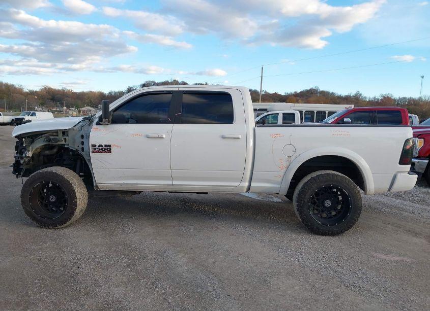 Photo 16 of 2018 Ram 3500 LARAMIE 4X4 6'4 BOX (VIN 3C63R3EL3JG430472)