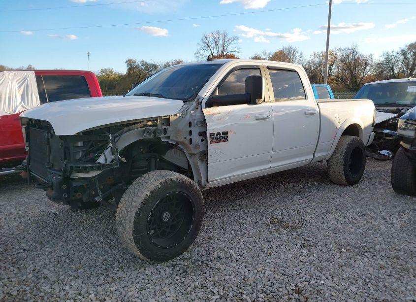 Photo 2 of 2018 Ram 3500 LARAMIE 4X4 6'4 BOX (VIN 3C63R3EL3JG430472)