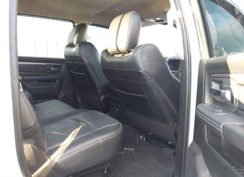 Photo 6 of 2018 Ram 3500 LARAMIE 4X4 6'4 BOX (VIN 3C63R3EL3JG430472)