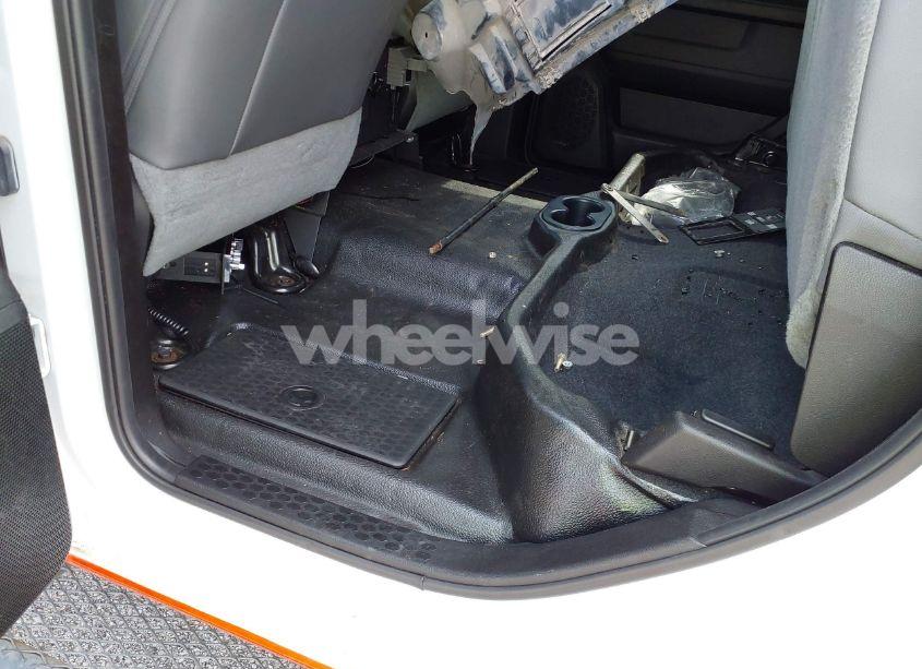 Photo 7 of 2018 Ram 3500 TRADESMAN (VIN 3C63R3GJ2JG408006)