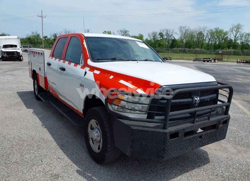 2018 Ram 3500 TRADESMAN (VIN 3C63R3GJ6JG407988) main photo
