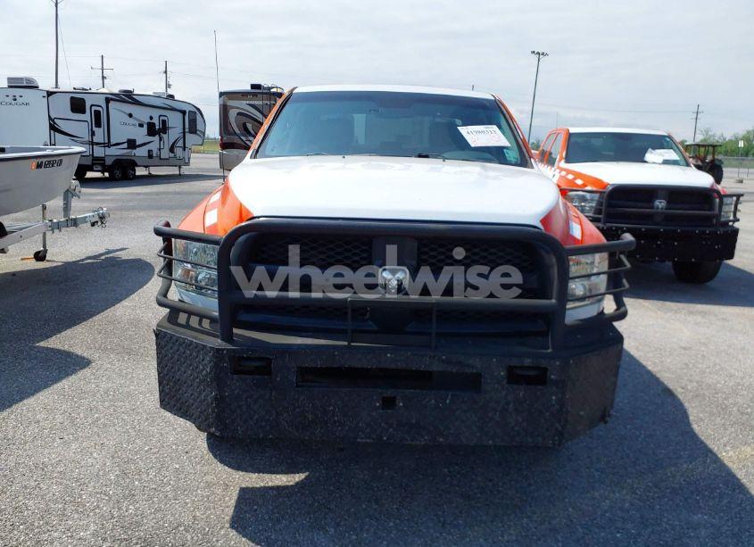 Photo 11 of 2018 Ram 3500 TRADESMAN (VIN 3C63R3GJ9JG407984)