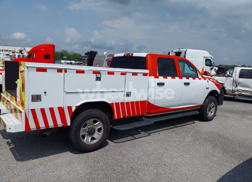 Photo 13 of 2018 Ram 3500 TRADESMAN (VIN 3C63R3GJ9JG407984)