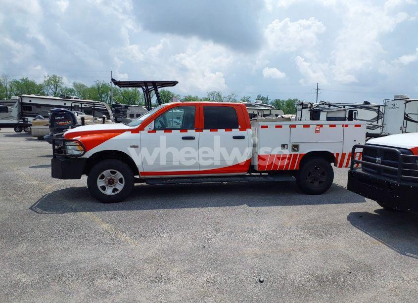 Photo 14 of 2018 Ram 3500 TRADESMAN (VIN 3C63R3GJ9JG407984)