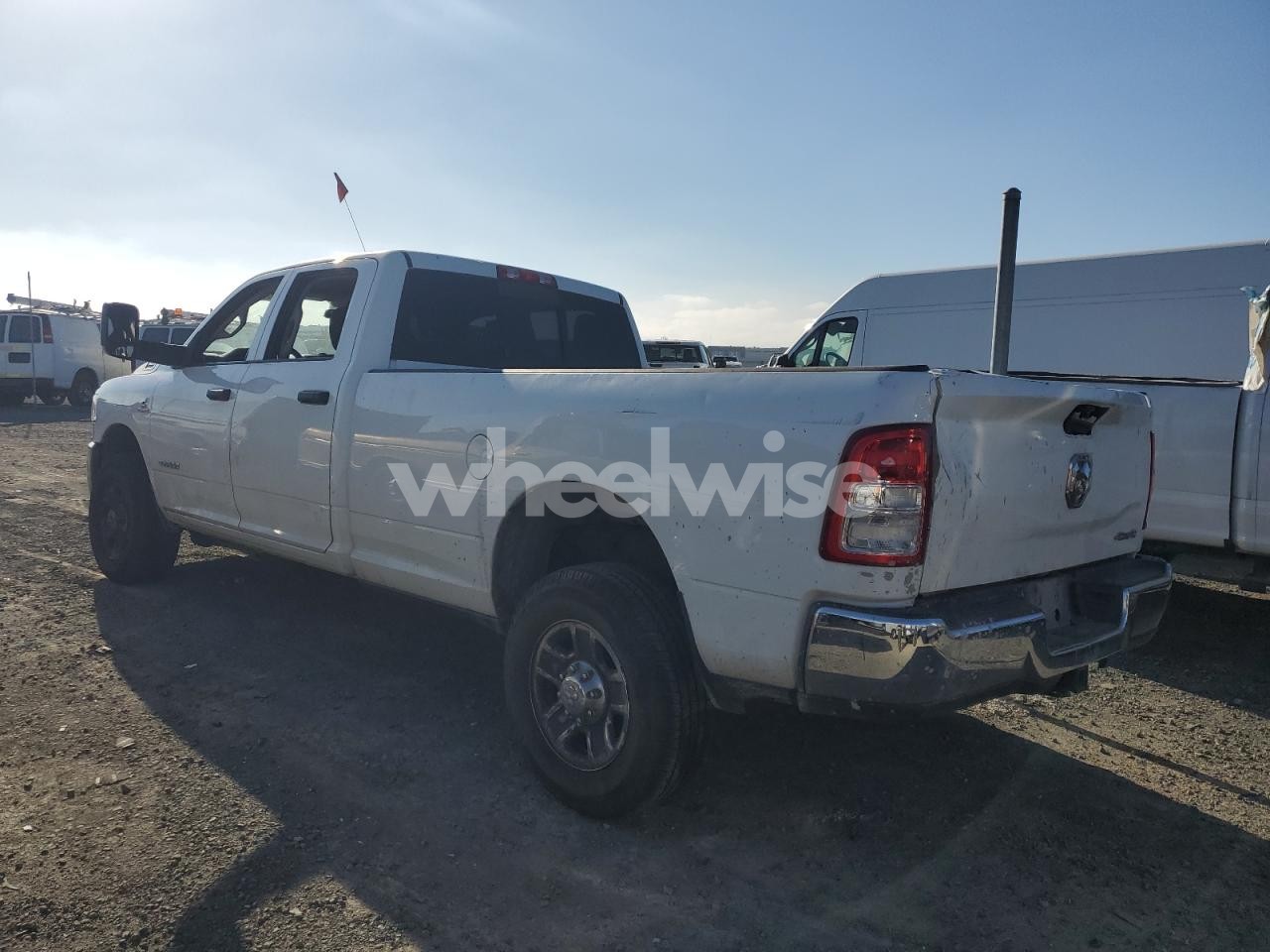 Photo 2 of 2019 RAM 3500 TRADESMAN (VIN 3C63R3GL1KG618373)
