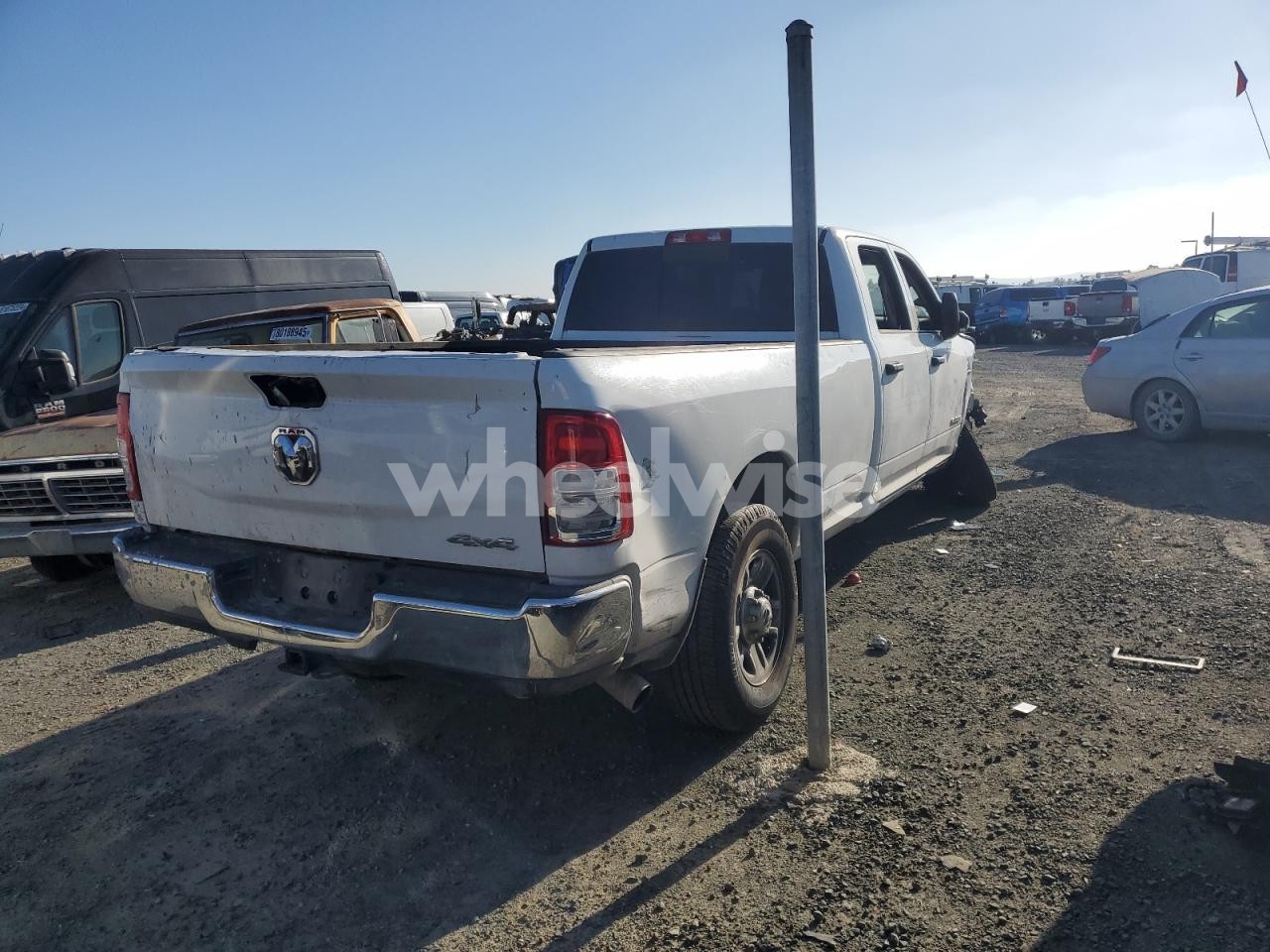 Photo 3 of 2019 RAM 3500 TRADESMAN (VIN 3C63R3GL1KG618373)