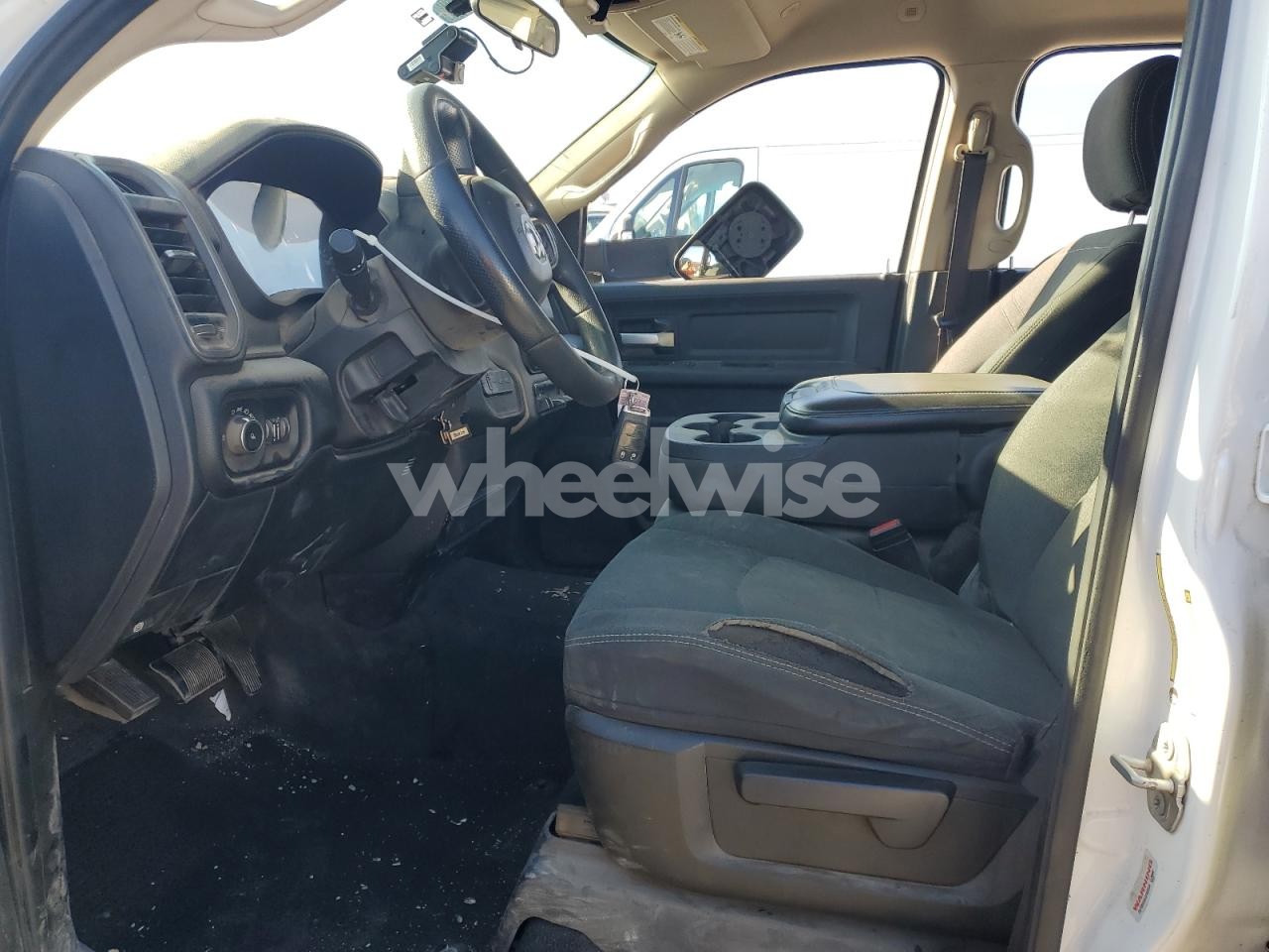 Photo 7 of 2019 RAM 3500 TRADESMAN (VIN 3C63R3GL1KG618373)