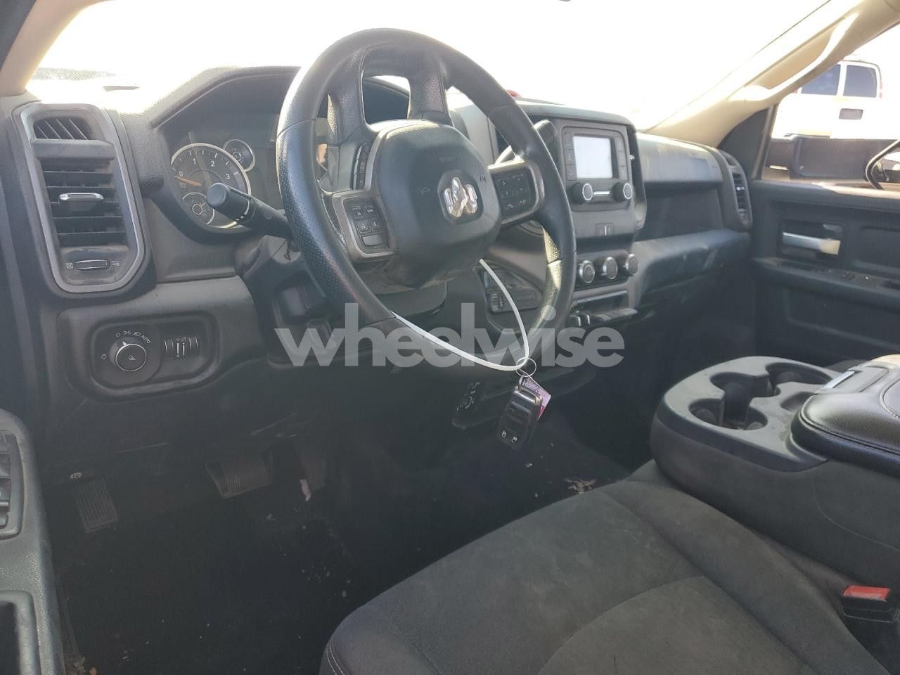 Photo 8 of 2019 RAM 3500 TRADESMAN (VIN 3C63R3GL1KG618373)