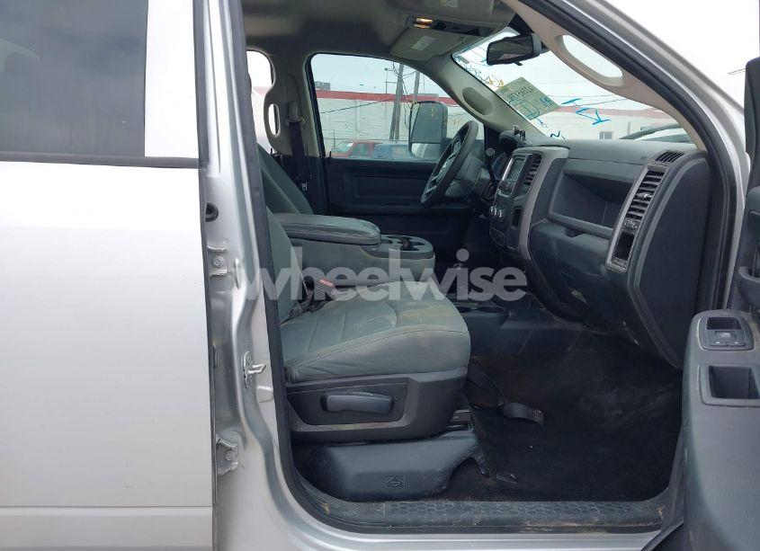 Photo 5 of 2016 Ram 3500 TRADESMAN (VIN 3C63R3GL5GG263912)