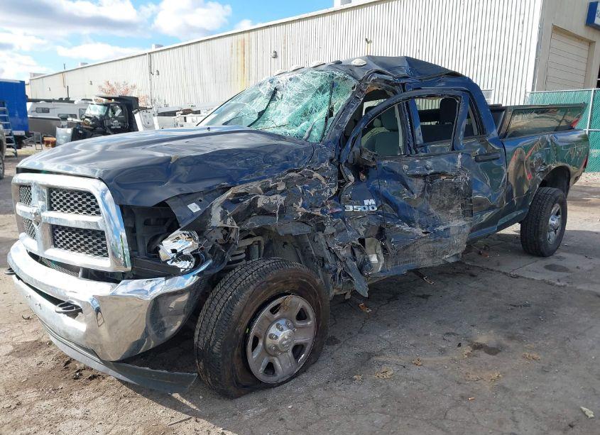 Photo 2 of 2016 Ram 3500 TRADESMAN (VIN 3C63R3GL6GG335538)