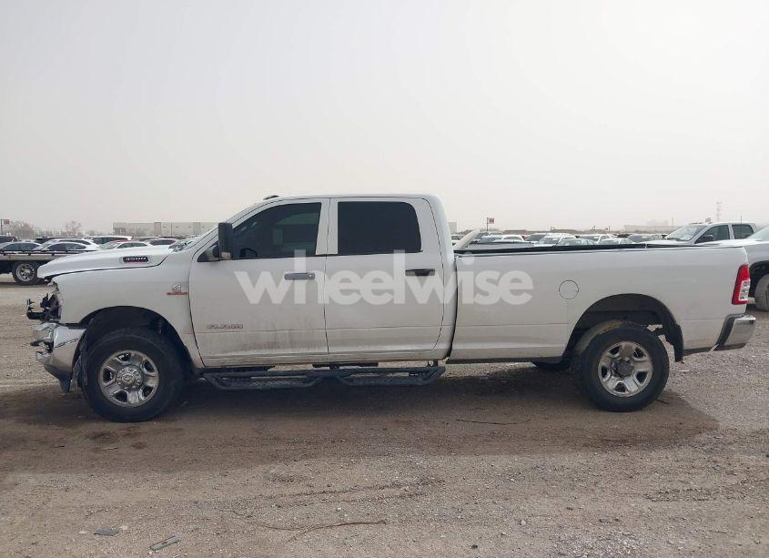 Photo 14 of 2019 Ram 3500 TRADESMAN 4X4 8' BOX (VIN 3C63R3GL6KG642555)
