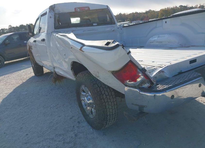 Photo 14 of 2018 Ram 3500 TRADESMAN 4X4 8' BOX (VIN 3C63R3GL7JG372931)