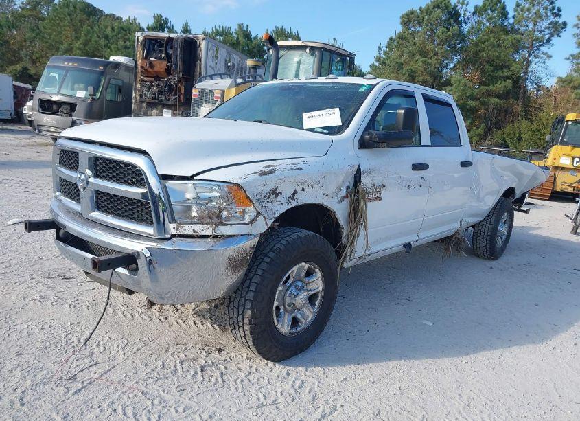 Photo 2 of 2018 Ram 3500 TRADESMAN 4X4 8' BOX (VIN 3C63R3GL7JG372931)