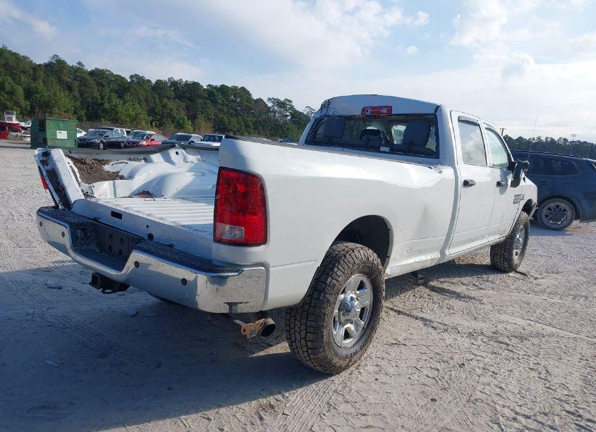 Photo 4 of 2018 Ram 3500 TRADESMAN 4X4 8' BOX (VIN 3C63R3GL7JG372931)