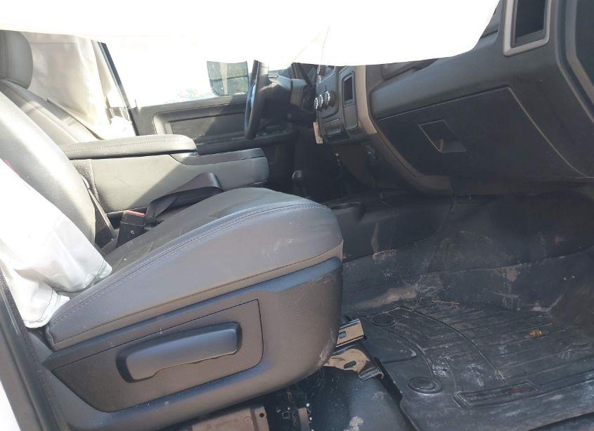 Photo 5 of 2018 Ram 3500 TRADESMAN 4X4 8' BOX (VIN 3C63R3GL7JG372931)