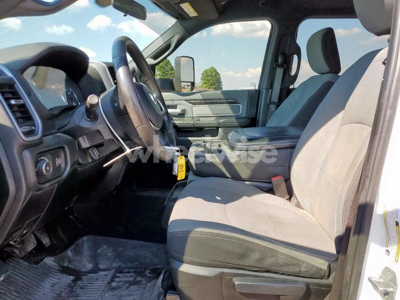 Photo 3 of 2021 RAM 3500 BIG HORN (VIN 3C63R3HL3MG597088)