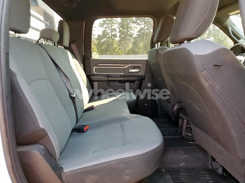 Photo 5 of 2021 RAM 3500 BIG HORN (VIN 3C63R3HL3MG597088)