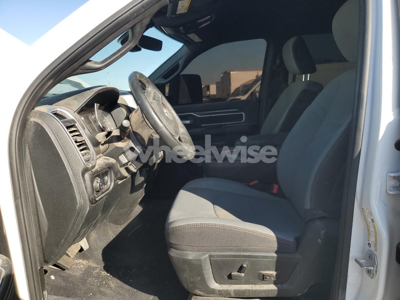 Photo 7 of 2024 RAM 3500 BIG HORN (VIN 3C63R3HL9RG338855)