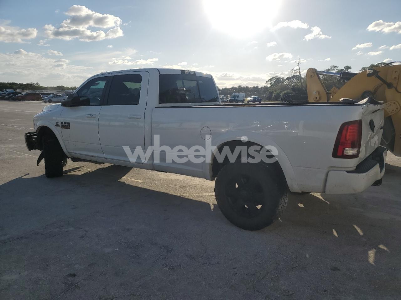 Photo 2 of 2018 RAM 3500 LARAMIE (VIN 3C63R3JL4JG422550)